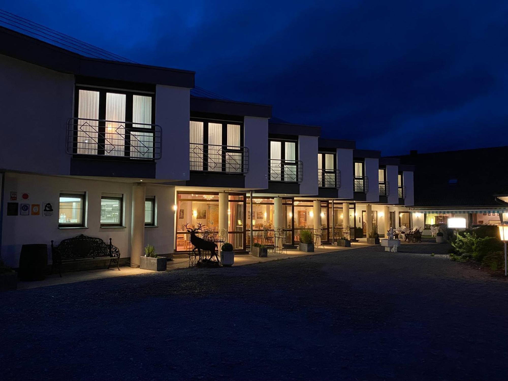 Hotel Altitude Burg Reuland Exteriör bild