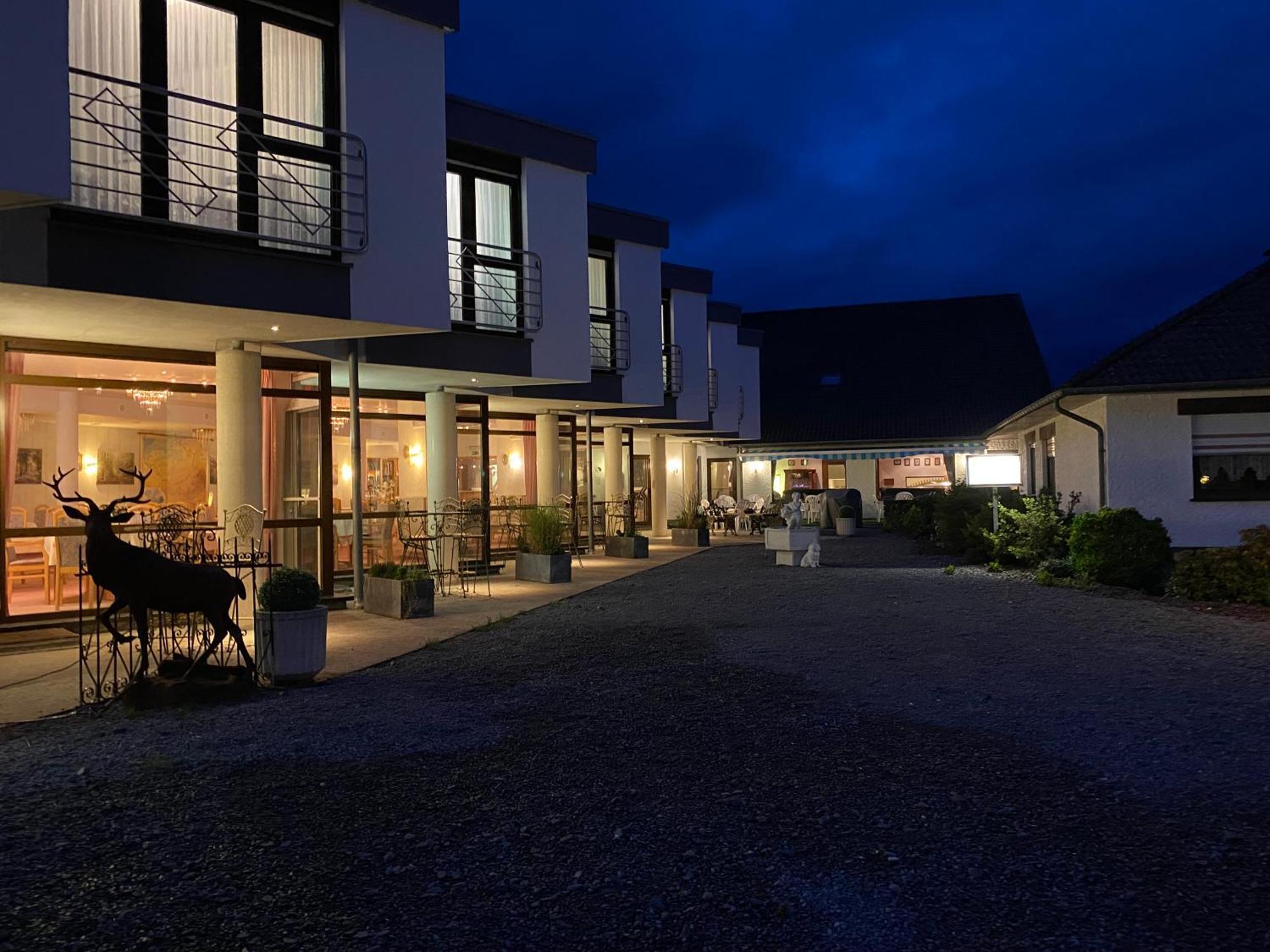 Hotel Altitude Burg Reuland Exteriör bild
